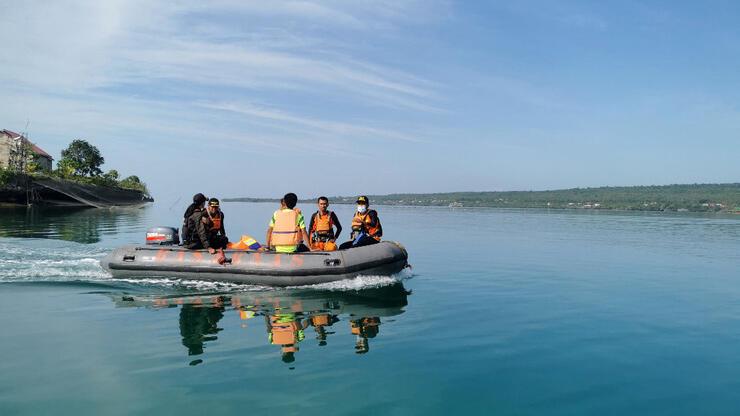 Endonezya’da feribot faciası: 15 ölü, 19 kayıp
